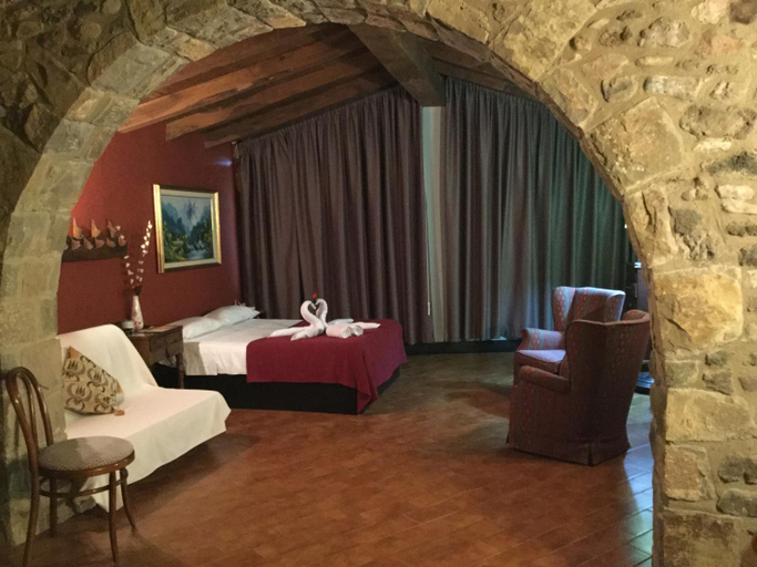 Bedroom 3, Mas Pardas, Girona