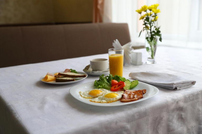 Food & Drinks 4, Hotel Karpaty, Tysmenyts'kyi