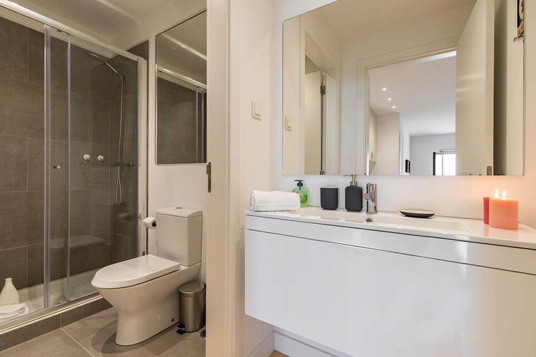 Bathroom, Belem Design 05 by Homing, Lisbon