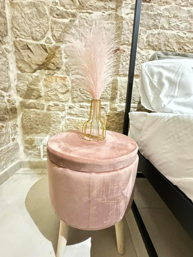 Others 4, Amale Suite 25 Medioevo Design, Bari