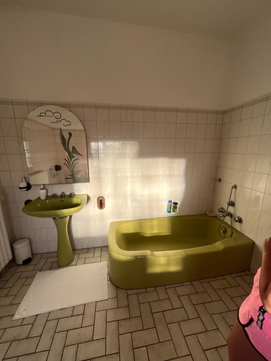 Bathroom 3, Appartement à Sevran, Seine-Saint-Denis