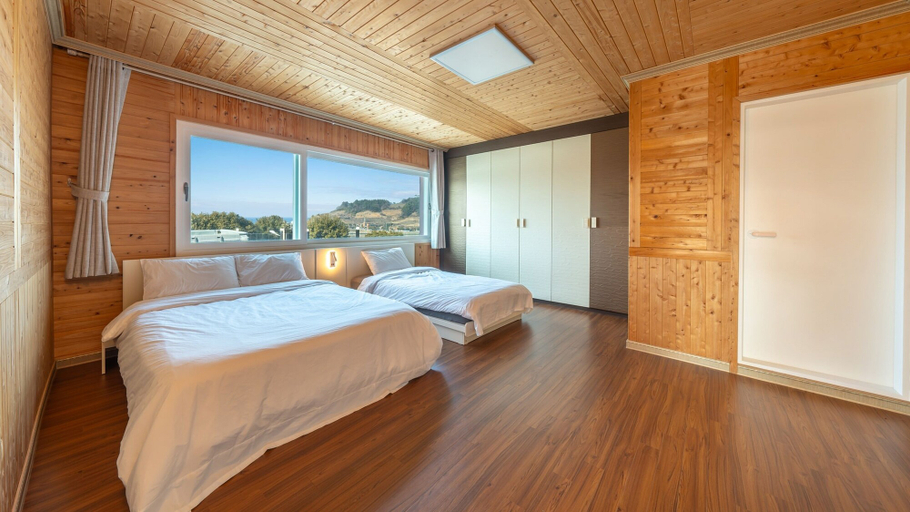 Bedroom 3, Yeosu La Rosa Private Pool Villa Pension, Yeosu