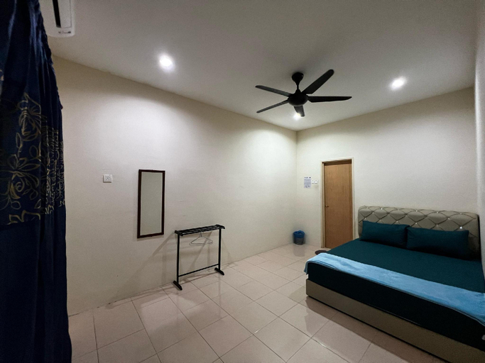 Others 2, Unique Homestay, Manjung