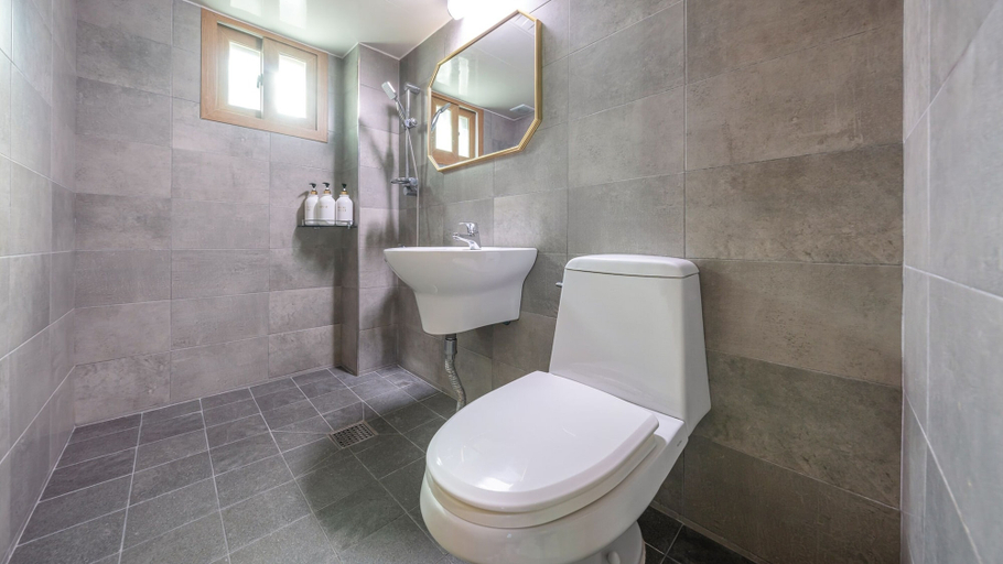 Bathroom 4, Yeosu Arungeorida Ocean View Pension, Yeosu