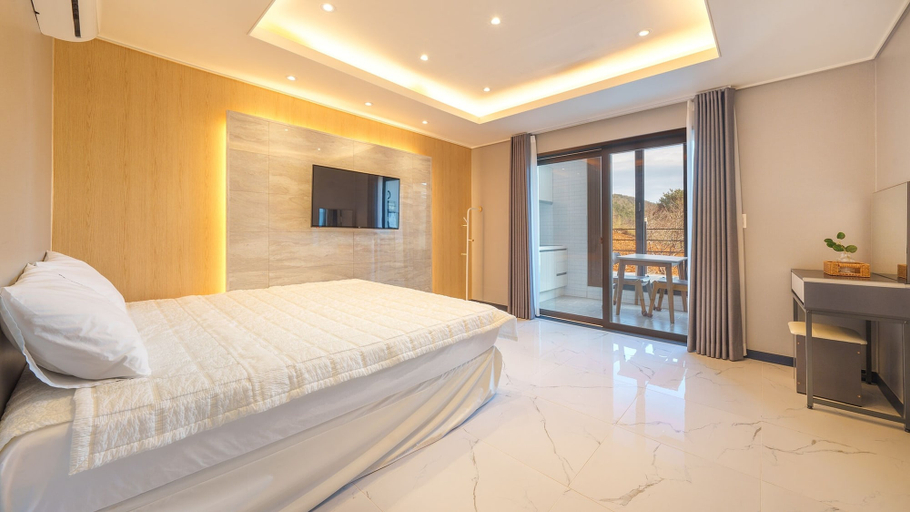 Bedroom 3, Namhae Onview Pension, Namhae