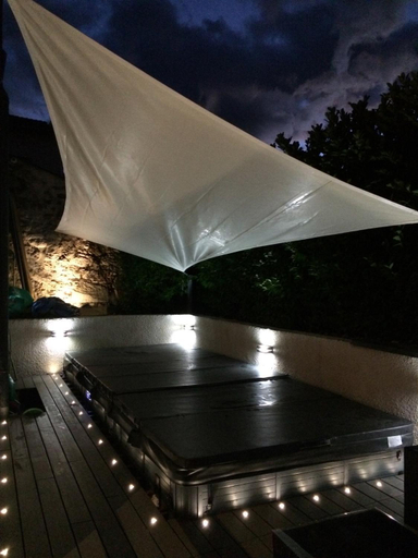 Others 3, La Grange Emnitan - Grande maison 12 pers avec jacuzzi proche Geneve, Ain
