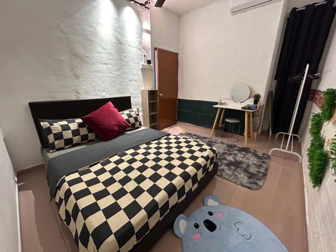 Bedroom 13