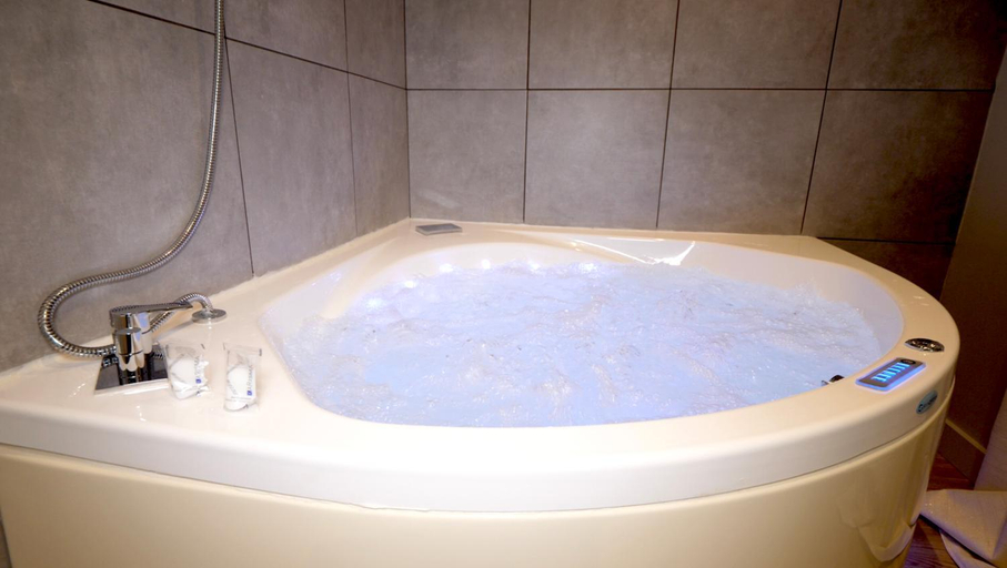 Bathroom 5