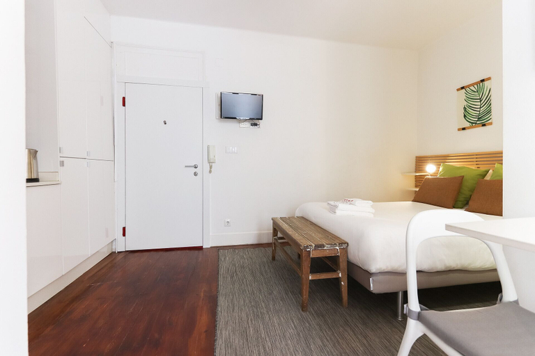 Bedroom 3, Santos Tiny Studio II by Homing, Lisbon