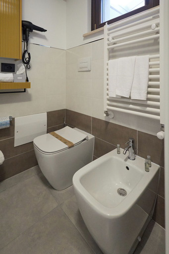 Bathroom 3, La Corte Rental Room, Teramo