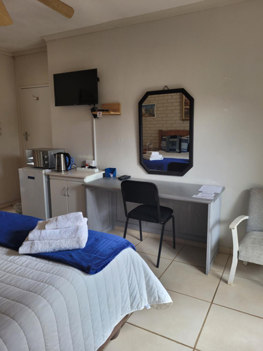 Others 2, De Heide Guesthouse, Lejweleputswa