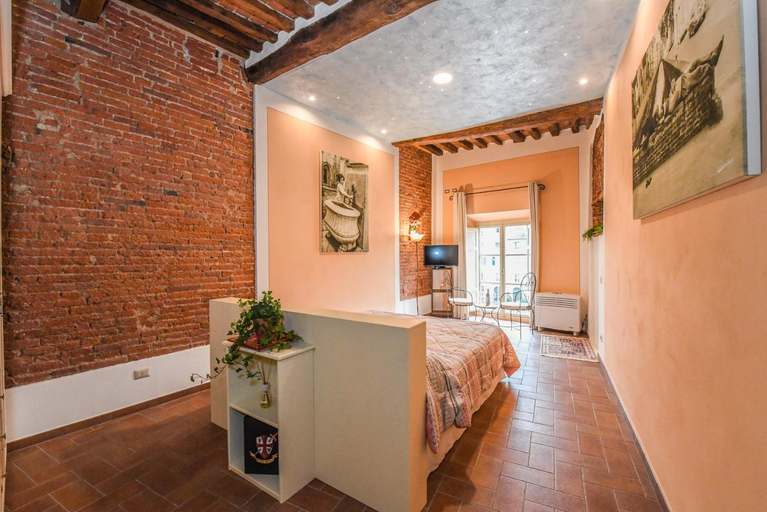 Others 3, Micheli Suite Anfiteatro Square, Lucca