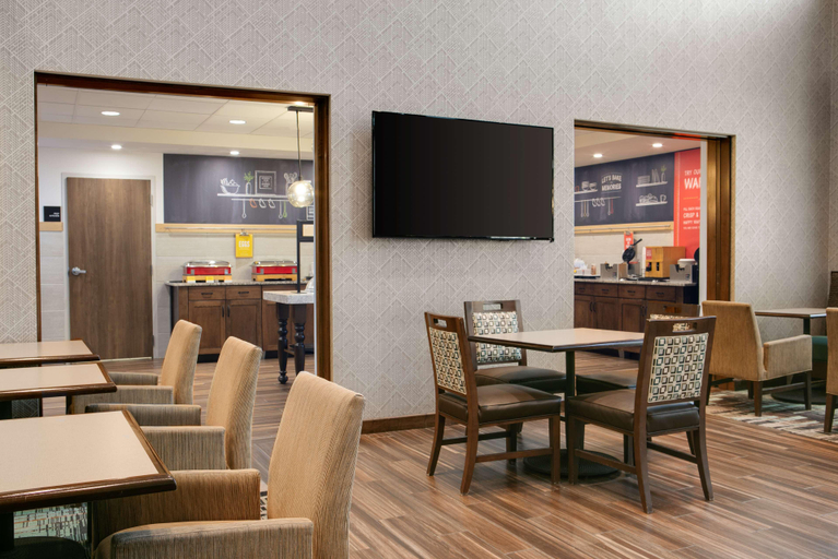 Food & Drinks 5, Hampton Inn And Suites Hudson, Saint Croix