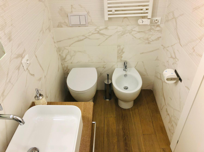 Bathroom 2, KAMBAL LUXURY SUITES, Roma