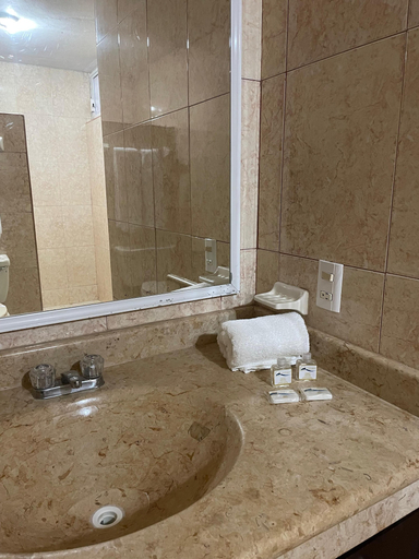 Bathroom 3, Hotel Vistamar, Mazatlán