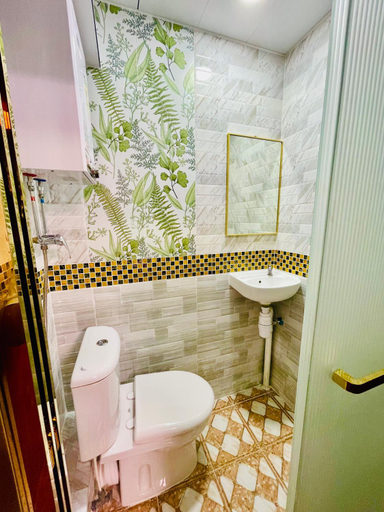 Others 5, 7 guest house, Kowloon