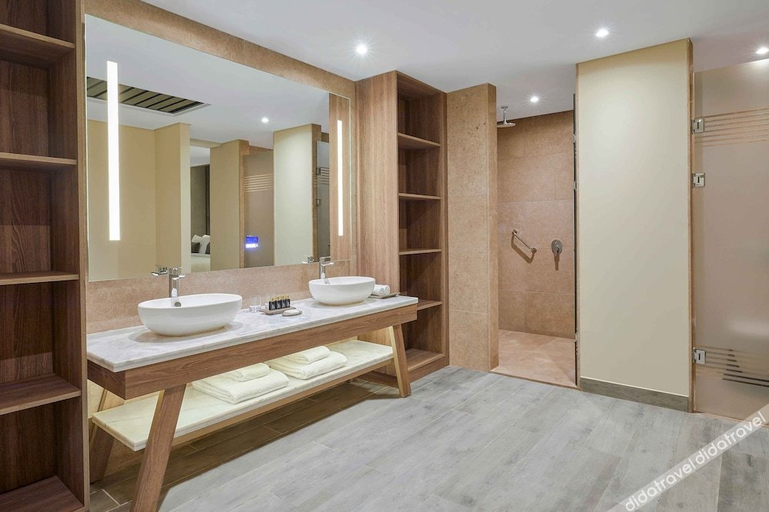 Bathroom 5, Hyatt Regency Cairo West, Unorganized in Al Jizah