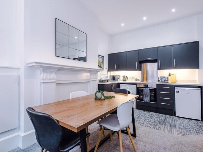 Others 5, Cosy 2 Bed Apt Old Dutch Embassy, Kingston upon Hull