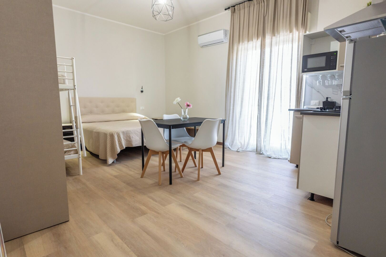 Others 5, IG-Talia Apartments, Messina