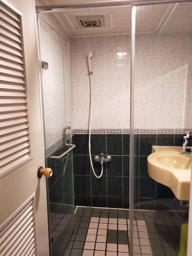 Bathroom 3, Little Paradise Inn, Pingtung
