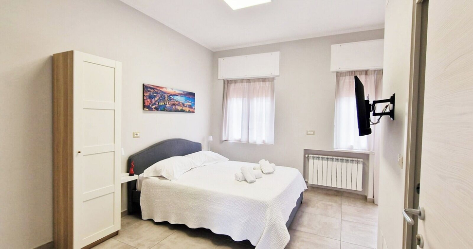 Bedroom 2, Rossini 37, Napoli