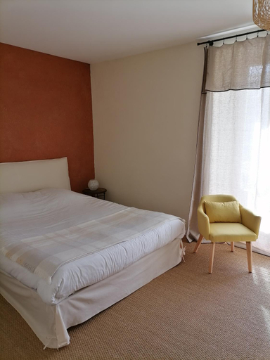 Bedroom 2, Auberge Buissonniere, Isère