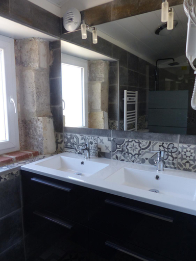 Bathroom 3, Au Clair De Loup, Tarn-et-Garonne