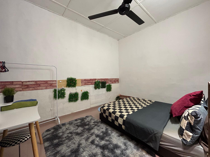Bedroom 12