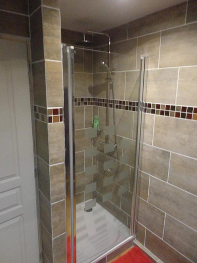 Bathroom 2, Chez Jpzen Nowicki, Moselle