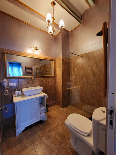 Bathroom 2, NF Palace Old City Bucharest, Municipiul Bucuresti