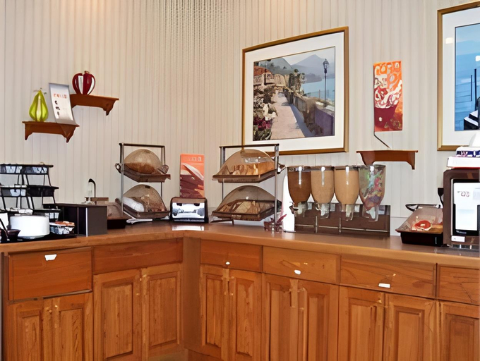 Food & Drinks 5, Wingate by Wyndham Oshkosh, Winnebago