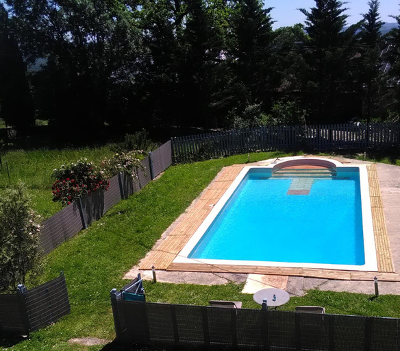 Others 5, Nature et Piscine au sommet du Perigord, Dordogne