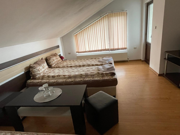 Others 3, Къща за гости Александра, Bansko
