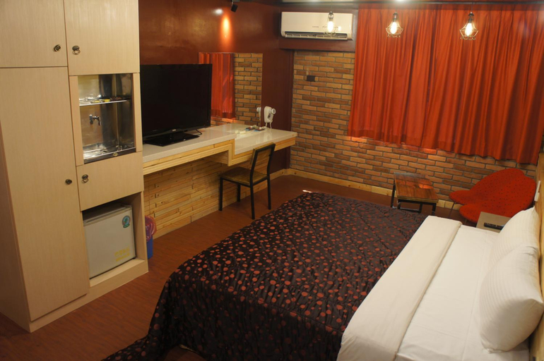 Bedroom 2, Paris Motel, Yulin