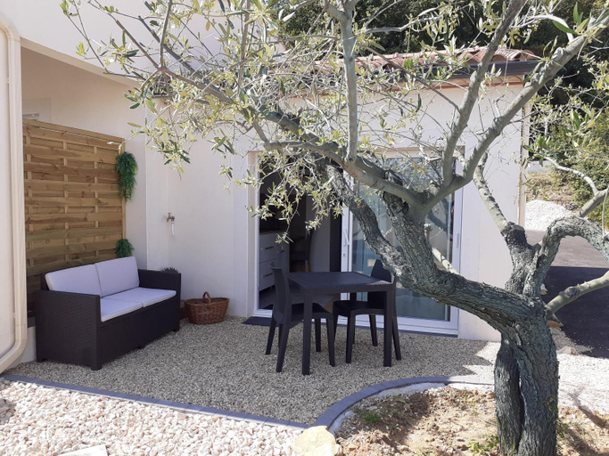 Others 5, "Le petit Valadas" a 7km d'UZES, Gard