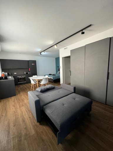 Others 5, Modern Studio in Central Victoria