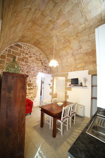 Others 4, La Corte Delle Sterne, Lecce