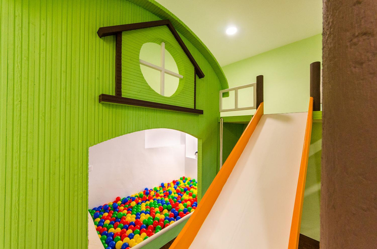 Bathroom 12
