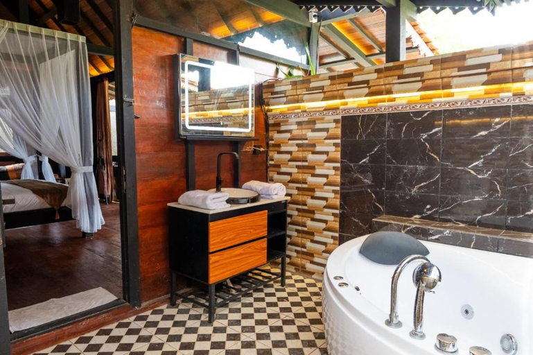 Bathroom 5, La Sweta Villa, Badung