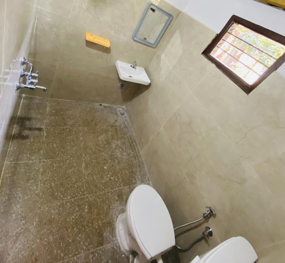Bathroom 2, Koodige Stays Mudigere, Chikmagalur