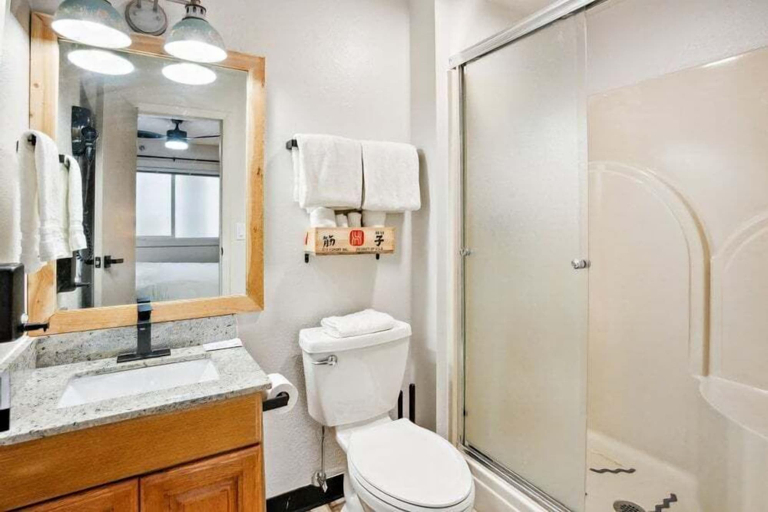 Bathroom 3, Highliner Hotel, Anchorage