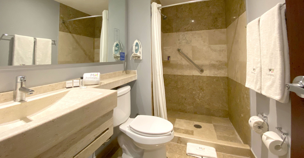 Bathroom 4, Hotel MX Forum Buenavista, Mexico City