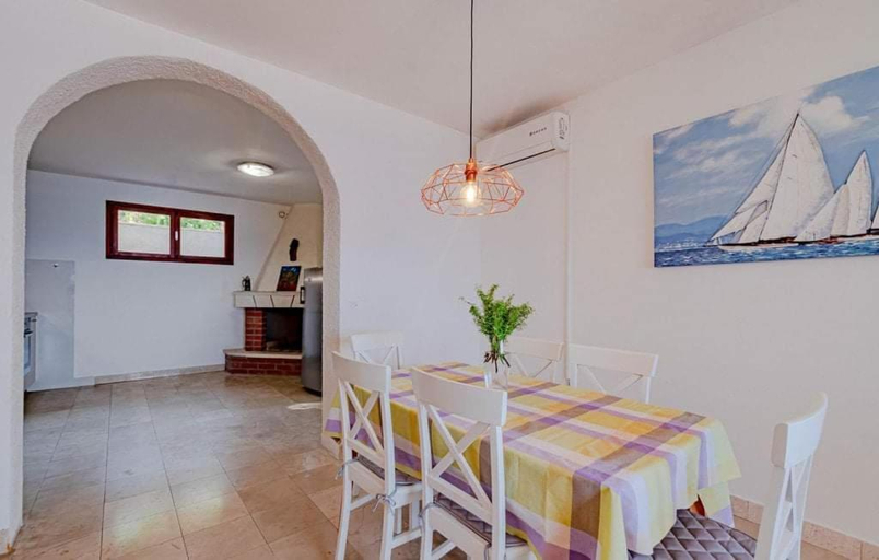 Others 4, Beachfront Villa Tempera with Seaview, Blato