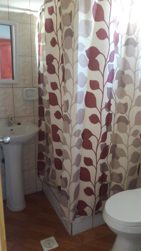 Bathroom 2, Hostal Casa Flores, El Loa