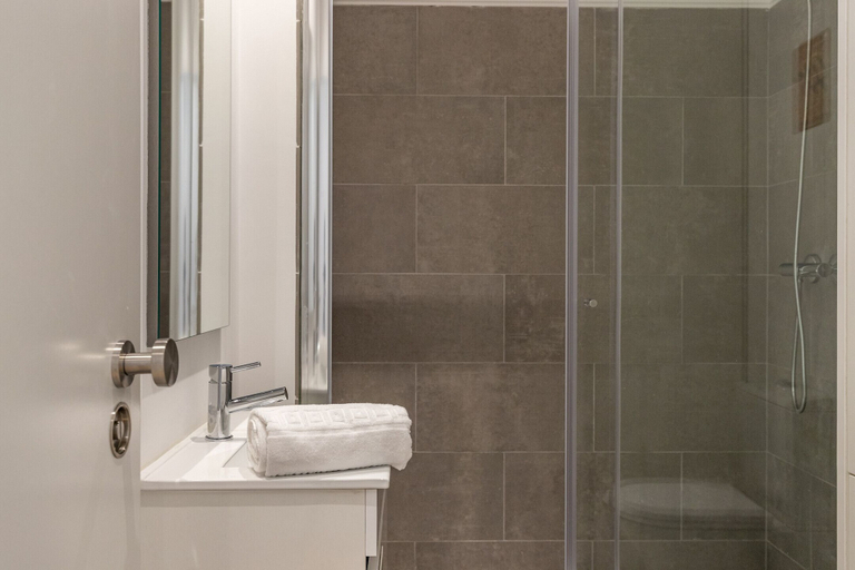 Bathroom 2, Belem Design Studio 3 by Homing, Lisbon