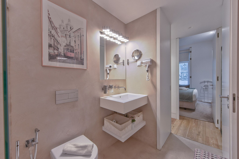 Bathroom 4, Downtown Prime by Homing, Lisbon