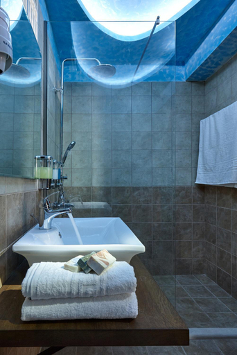 Bathroom 3, Villa Feronia, Crete