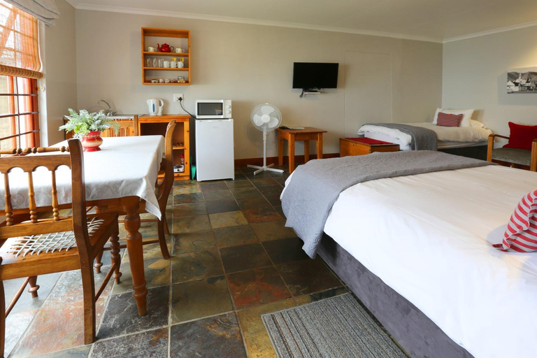 Others 3, 33 Berg Selfcatering, Overberg