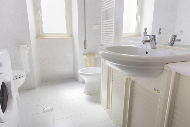 Bathroom 2, Michelangelo Apartment, comfy flat in central area, Roma
