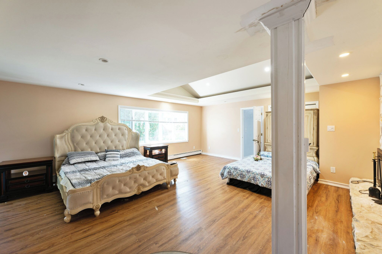 Bedroom 2, LUXURY BAY SHORE HOME, Suffolk